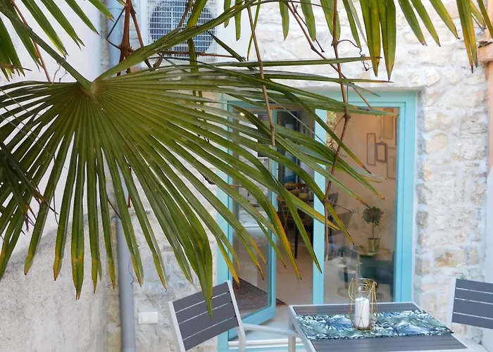 Bezauberndes Steinhaus Mit Garten In Der Altstadt Von Rovinj
