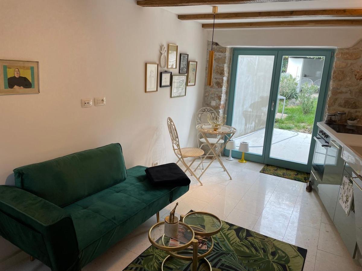Appartamento Bezauberndes Steinhaus Mit Garten In Der Altstadt Von Rovigno